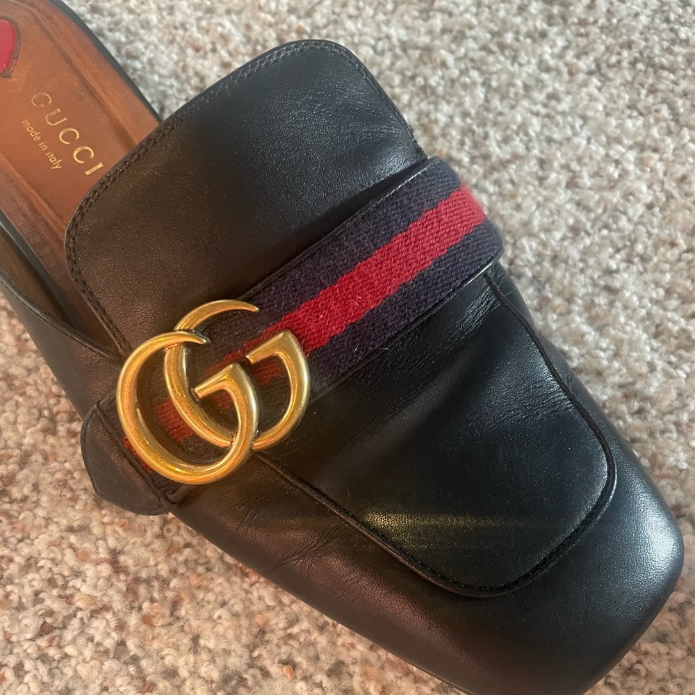 Gucci authentic slide on loafer mules